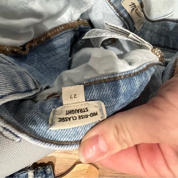 Madewell Mid-Rise Classic Straight Jeans in Wellingford Wash: Knee-Rip Edition - Picture 9 of 14